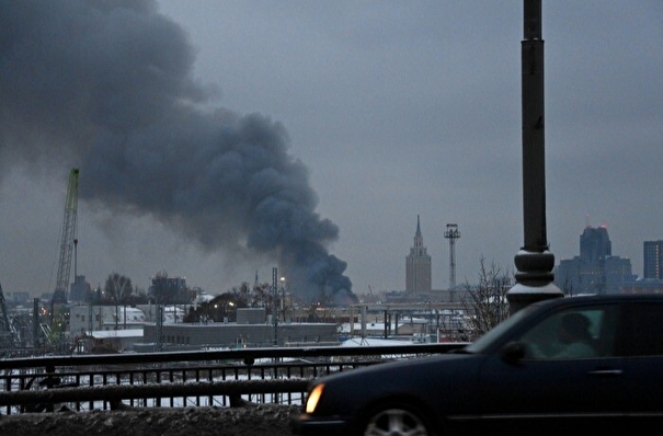 Открытое горение на крупном пожаре в центре Москвы ликвидировано - МЧС