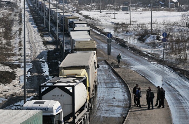 Ситуация на границе Калининградской области и Литвы осложняется из-за увеличивающейся очереди из грузовиков - таможня РФ