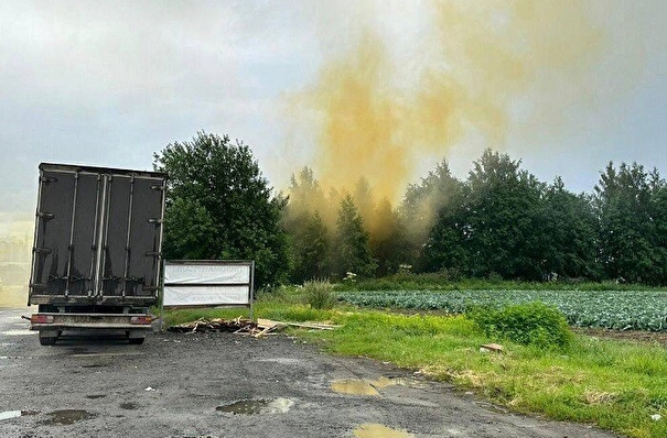 Разлив кислоты ликвидировали на Выборгском шоссе в Петербурге