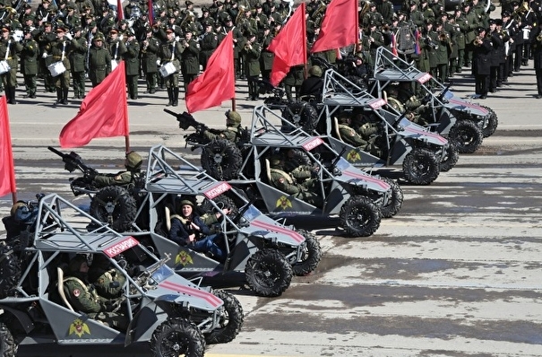 Военные начали репетиции Парада Победы в Подмосковье