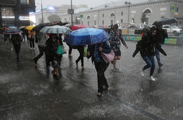 "Оранжевый" уровень опасности объявлен в Москве из-за сильных ливней