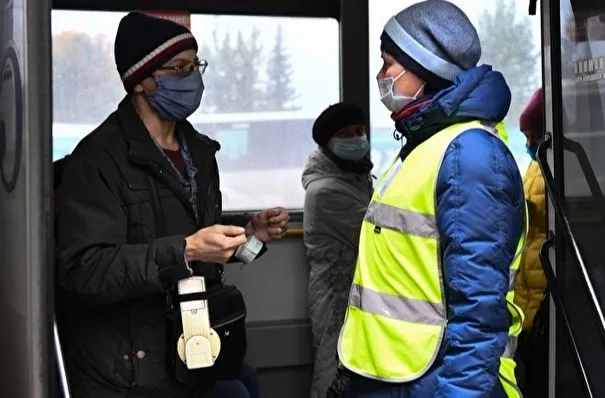 В Петербурге усилили контроль за нарушителями масочного режима в транспорте