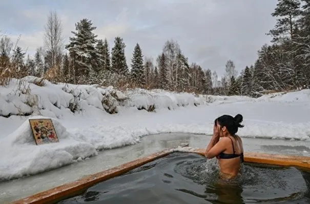 Власти Заполярья не намерены отменять крещенские купания из-за COVID-19