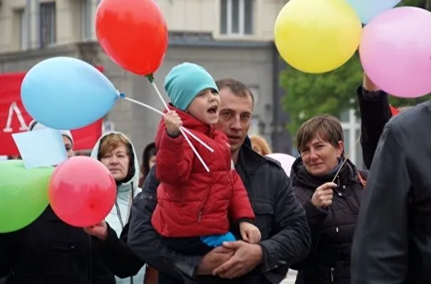 Парады, шествия и митинги отменили в Югре на период майских праздников