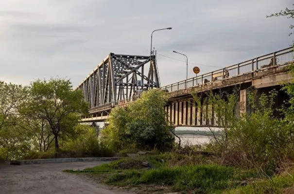 Въезд в столицу Приамурья по мосту через Зею ограничат из-за выявленного дефекта