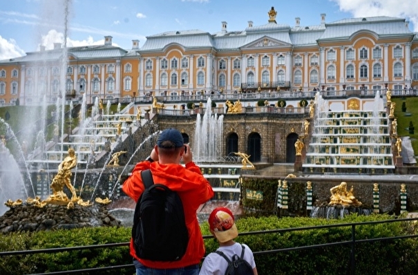Несколько дворцов Петергофа закроют для посещения до конца июня из-за коронавируса