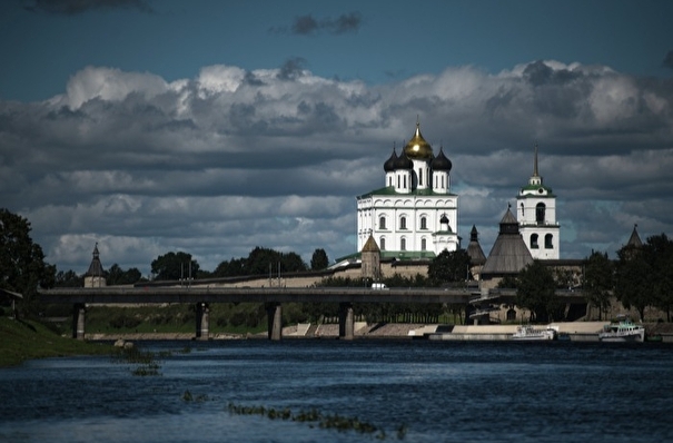 Временный мост построят через реку Великую в Пскове