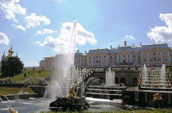 В Петергофе торжественным пуском Большого каскада и "Самсона" отметят день рождения фонтанного водовода