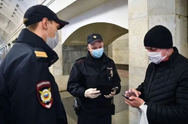 В Москве усилят проверки соблюдения масочного режима в вагонах метро