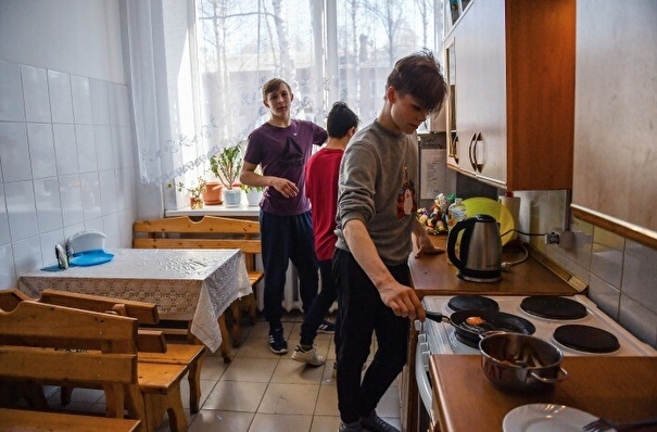 Омская область увеличила финансирование программы по обеспечению жильем детей-сирот до 1 млрд рублей