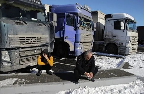 Движение грузового транспорта временно прекращено по Военно-Грузинской дороге