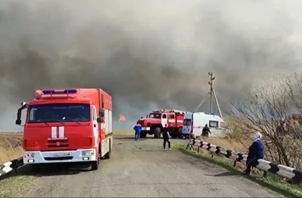 Несколько домов загорелись на станции Юрахлы Курганской области - губернатор