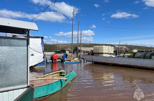 Глава МЧС прибыл в Иркутскую область оценить паводковую обстановку