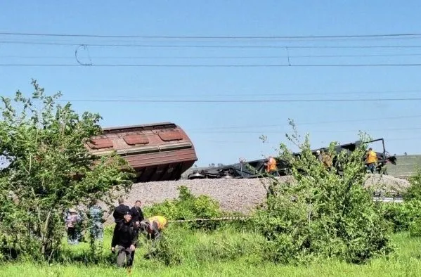 Восстановить ж/д-движение в Крыму планируется к вечеру - Минтранс республики