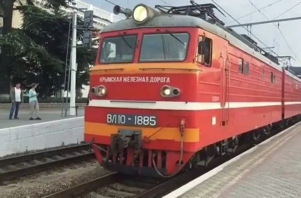 Движение по железной дороге восстановлено на востоке Крыма после повреждения