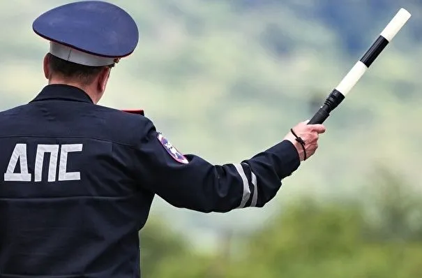 Власти Воронежской области просят автомобилистов временно не использовать трассу М-4 "Дон" из-за прохождения военной техники