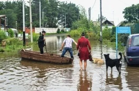 Сотни домов подтопило в одном из сел Забайкалья из-за прорыва дамбы и ливней