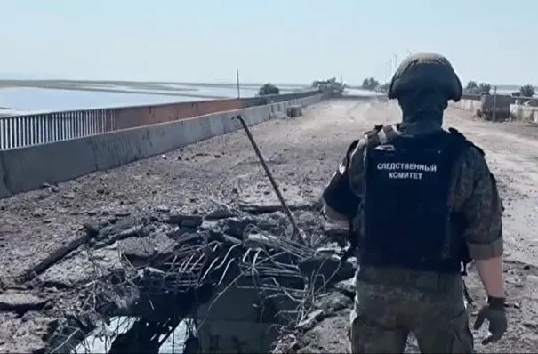 Движение по мосту между Геническом и Арабатской стрелкой восстановлено в реверсивном режиме для легковых машин