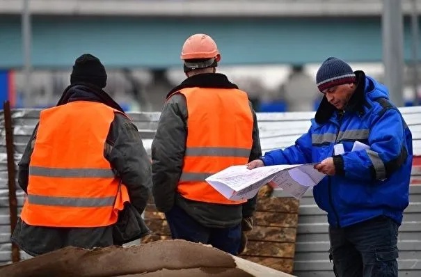 Полсотни соцобъектов строят инвесторы в Москве по программе стимулирования создания мест приложения труда