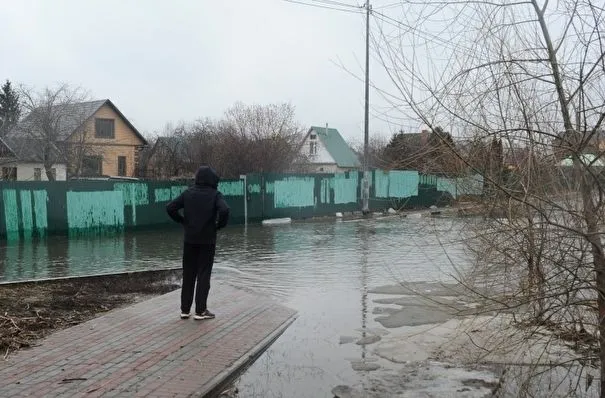 Свыше 60 домов подтоплены в Оренбурге из-за паводка, семь человек эвакуированы