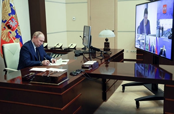Путин отметил важность перехода металлургических предприятий на новые технологии