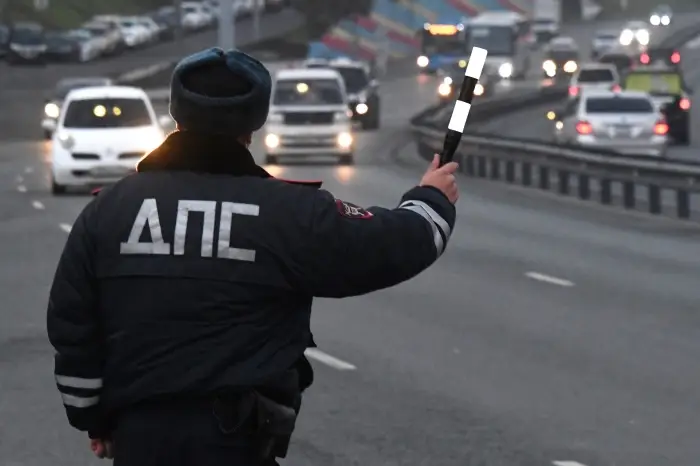 Въезд в Калугу заблокирован из-за трех ДТП. Фото. © РИА Новости. Виталий Аньков