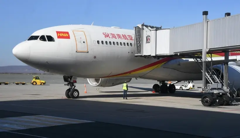 Китайская Hainan Airlines с 3 декабря начнет выполнять рейсы из Сианя во Владивосток. Фото. Самолёт Boeing 737-800 китайской авиакомпании Hainan Airlines. © РИА Новости. Виталий Аньков