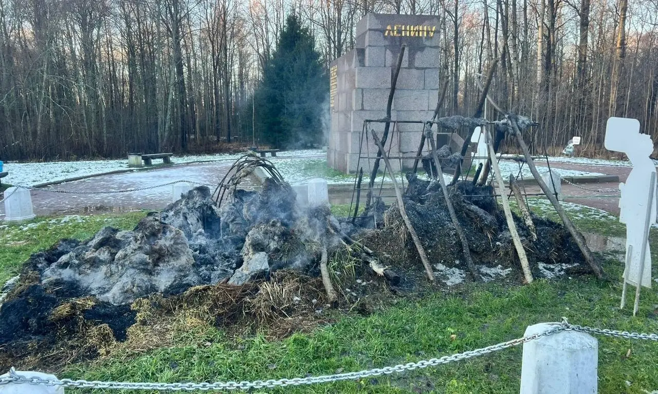 Уголовное дело возбудили после пожара в музее Ленина на озере Разлив. Фото. © Пресс-служба прокуратуры Санкт-Петербурга