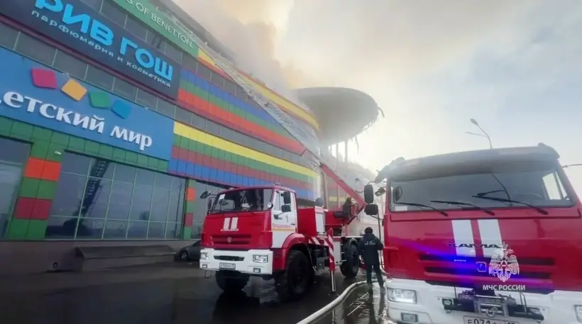 Пострадавшие при ЧП во Владикавказе работали в торговом центре - власти города. Фото. © РИА Новости. МЧС РФ