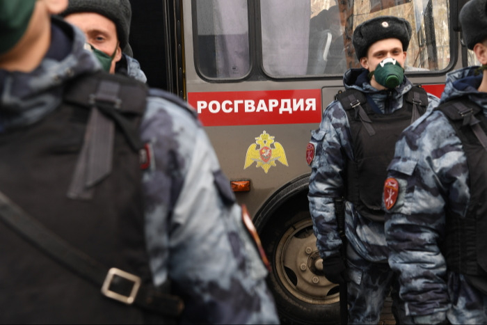 Патрулирование столицы в праздники усилено, москвичам рекомендуют находиться дома