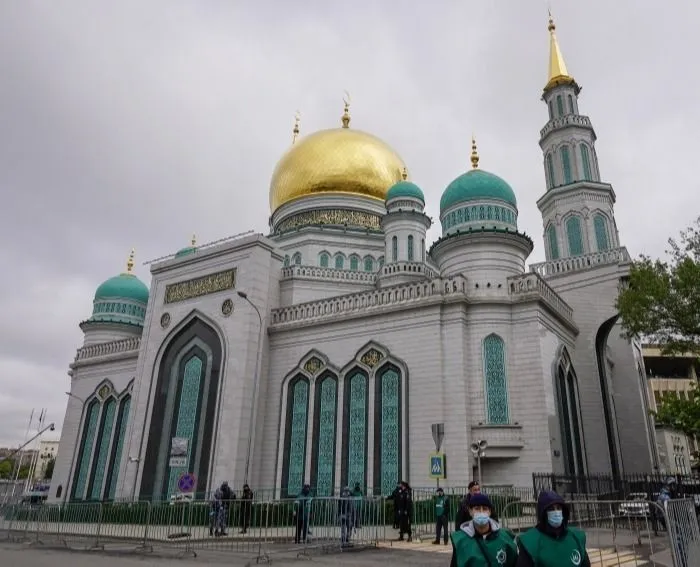 Часть праздничных молитв в Курбан-байрам в мечетях Москвы отменена из-за COVID-19