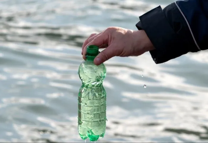 Экологи Гринпис взяли пробы речной воды на Камчатке в районе выявленных загрязнений