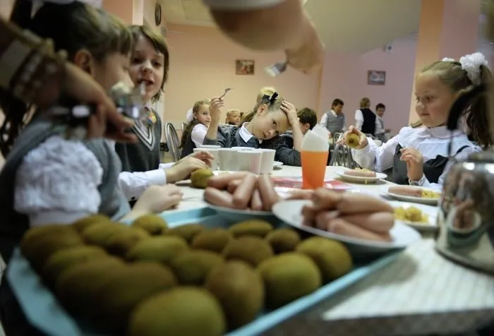 Видеотрансляции из школьных пищеблоков будут вестись в Курганской области