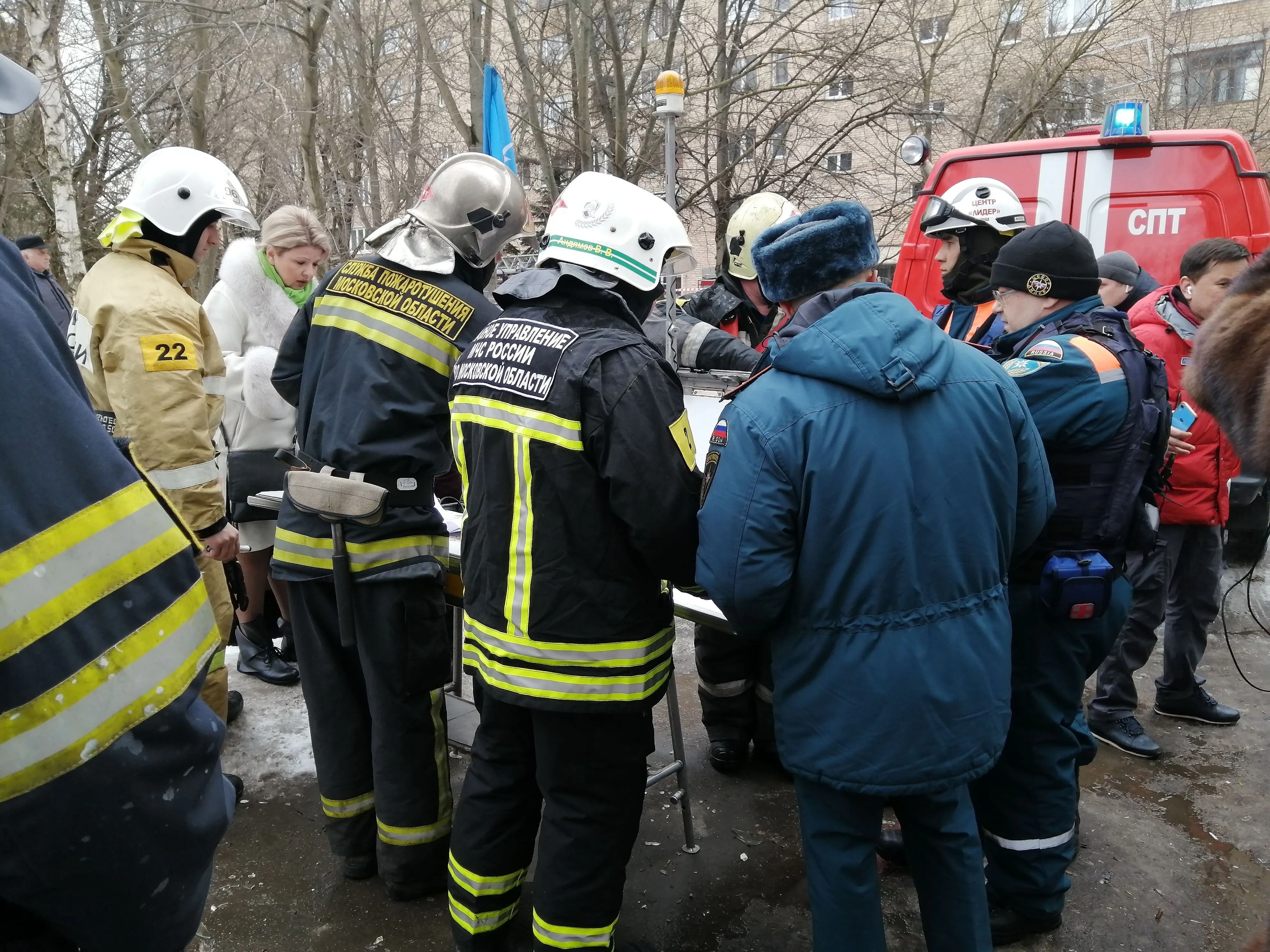 МЧС: в многоэтажке в Химках, по предварительным данным, взорвался газ