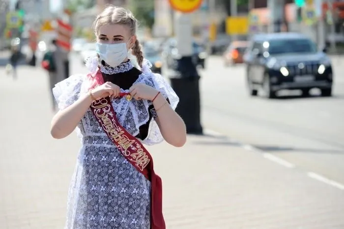 Власти Камчатки разрешили очный праздник последнего звонка в школах региона