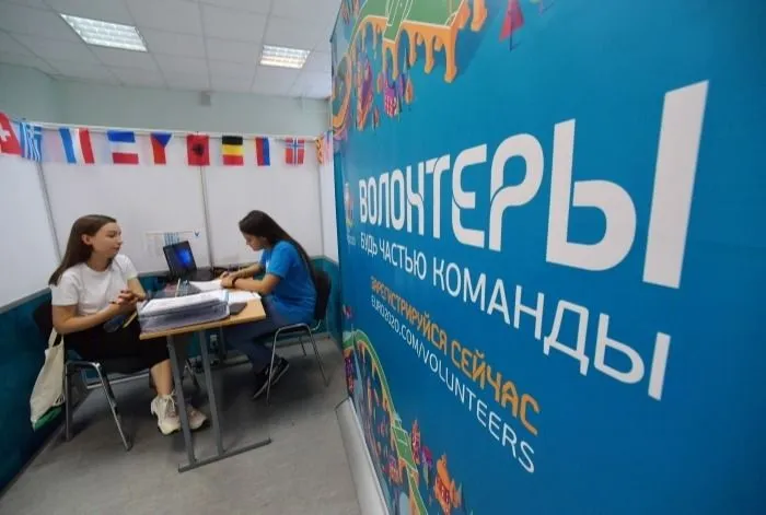 Почти 90% волонтеров Евро-2020 в Петербурге - женщины