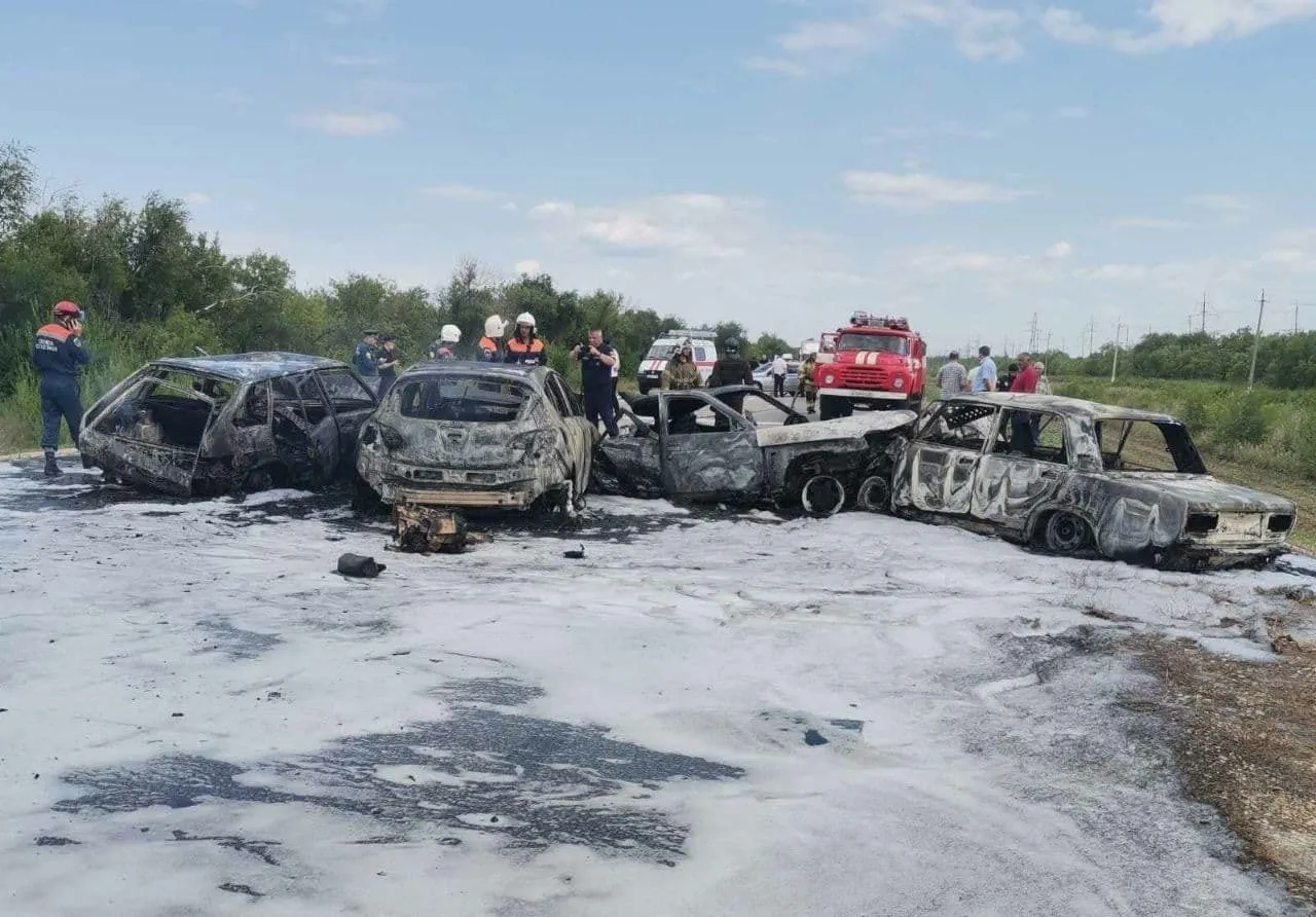 Один человек погиб, четверо пострадали в ДТП под Саратовом