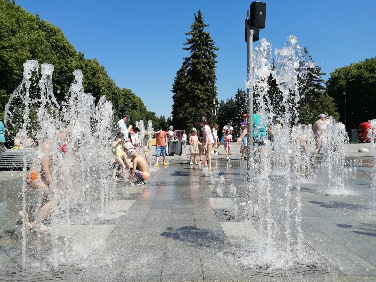 "Оранжевый" уровень опасности из-за жары вновь объявлен в Москве