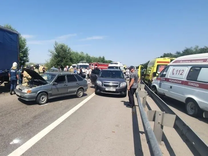 Четверо погибли, пятеро пострадали в ДТП в Ростовской области - ГИБДД