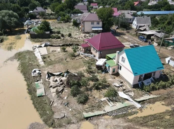 Паводковые воды в Крымском районе Кубани сойдут к утру понедельника - глава района