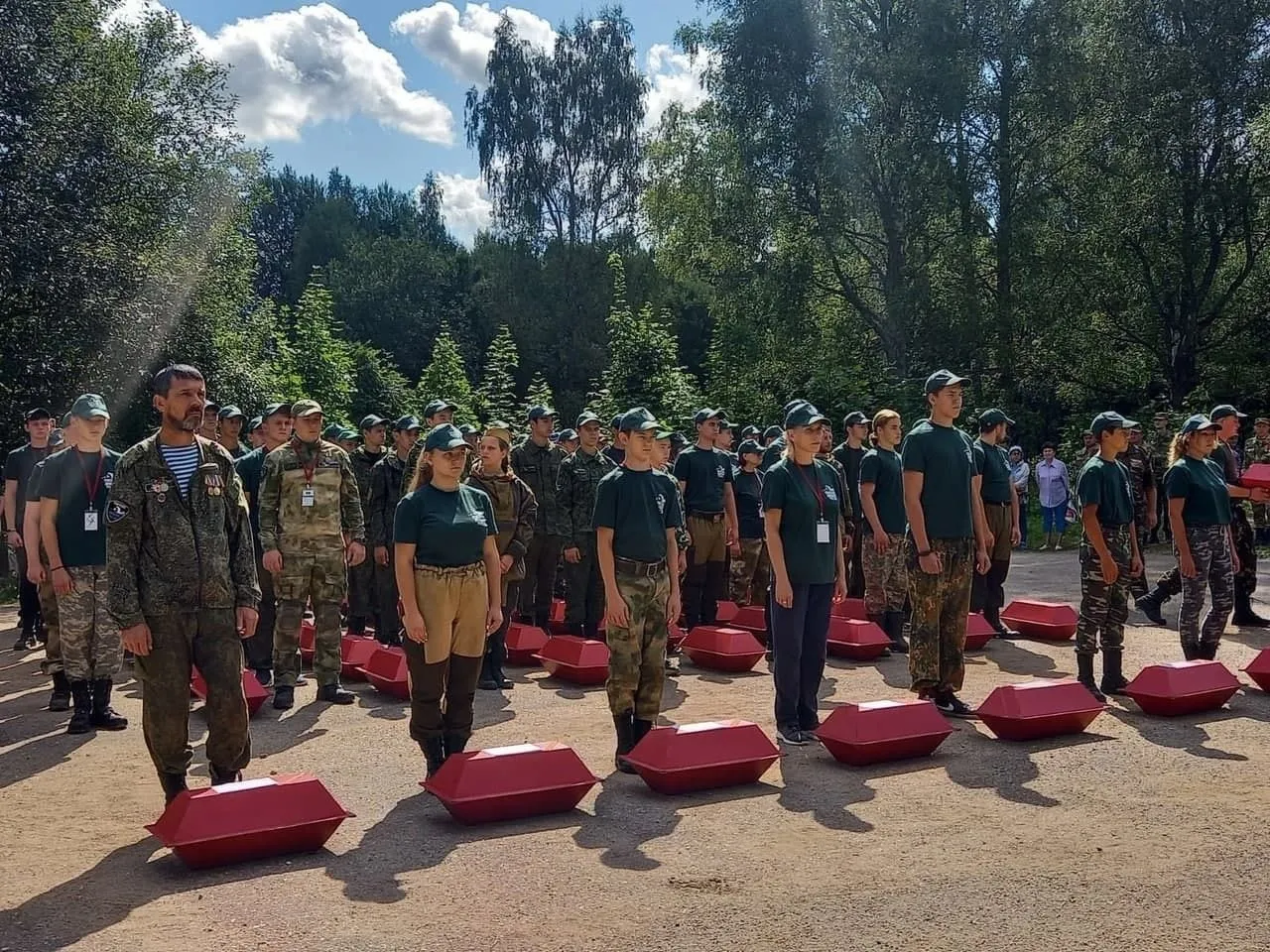 Останки 167 погибших в ВОВ красноармейцев захоронили в Калужской области