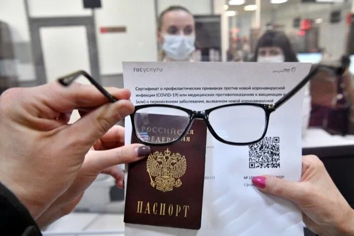 Регионы Поволжья смягчают систему QR-кодов, но не исключают ужесточения ограничений в новогодние праздники