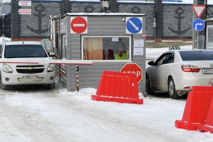 Движение по автозимнику между НАО и Коми открылось для грузового транспорта