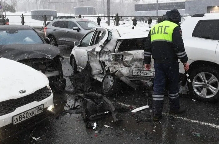 Уголовное дело возбуждено после аварии с участием девяти автомобилей на Рублевке