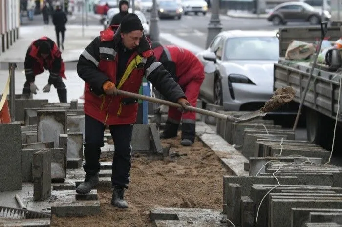 Благоустройство шести переулков началось в центре Москвы