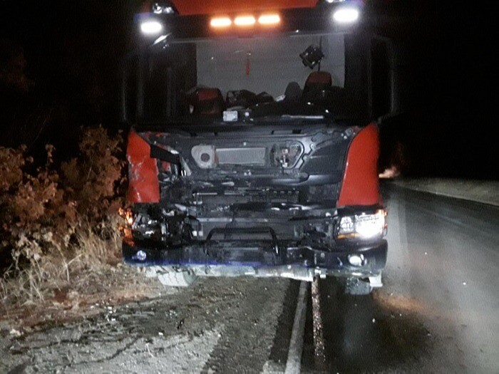 Два человека погибли при столкновении грузовика и легкового автомобиля на трассе в Приамурье