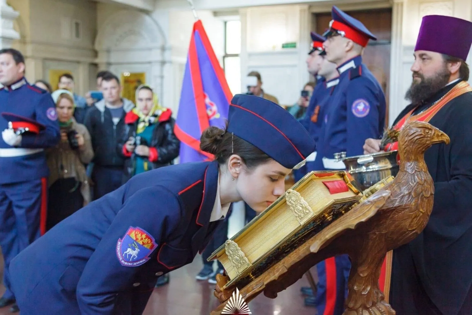 Новобранцы "казачьей сотни" ЮФУ принесли присягу в одном из старейших храмов Ростова-на-Дону