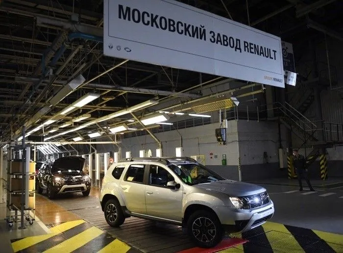 Мантуров: доля Renault в АвтоВАЗе и заводе в Москве были переданы РФ за символическую цену