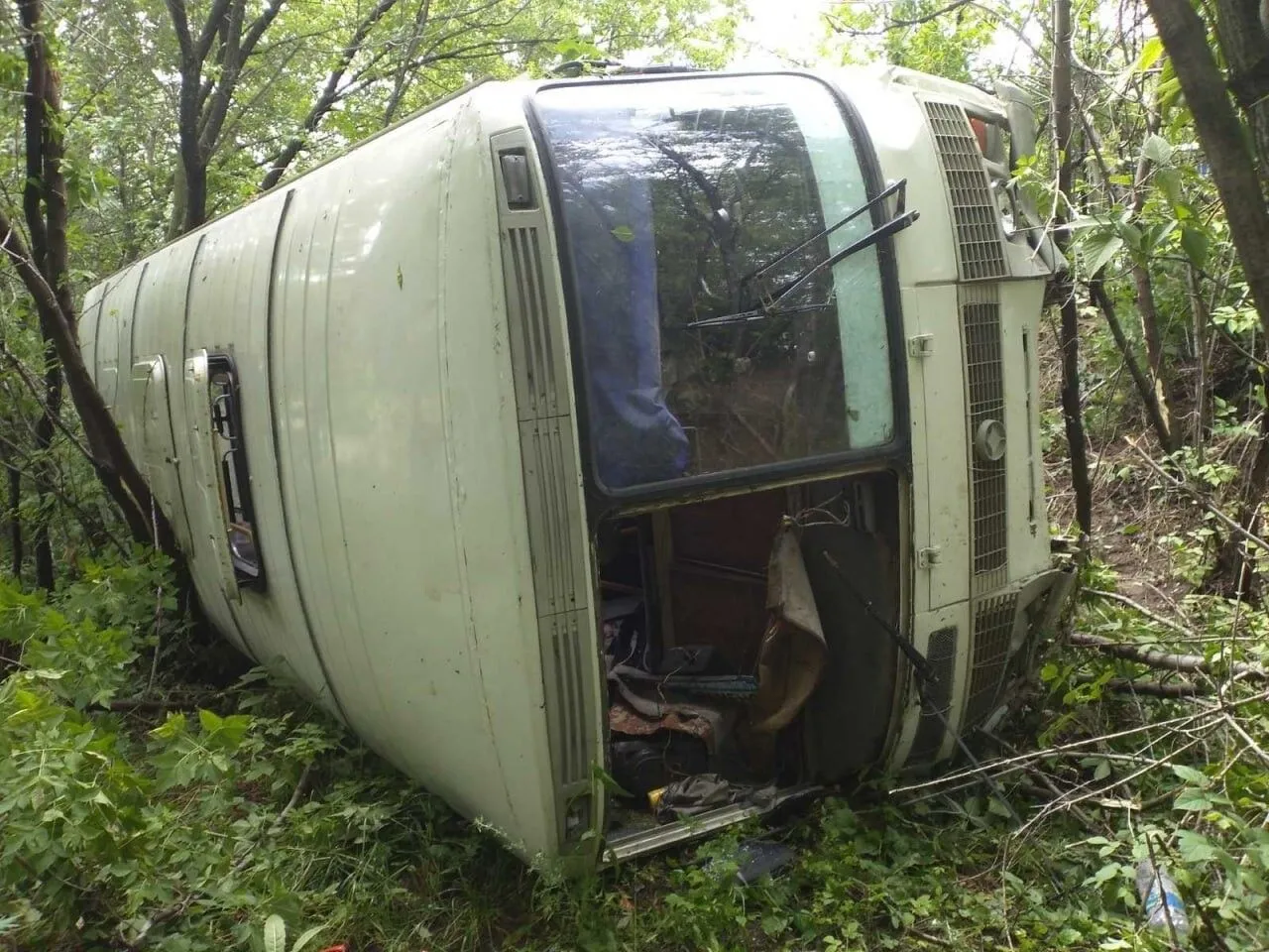 Пассажирский автобус опрокинулся в Сызрани, шесть человек пострадали