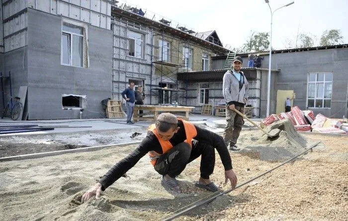 Ямал к 1 сентября полностью восстановил школу в донецкой Волновахе